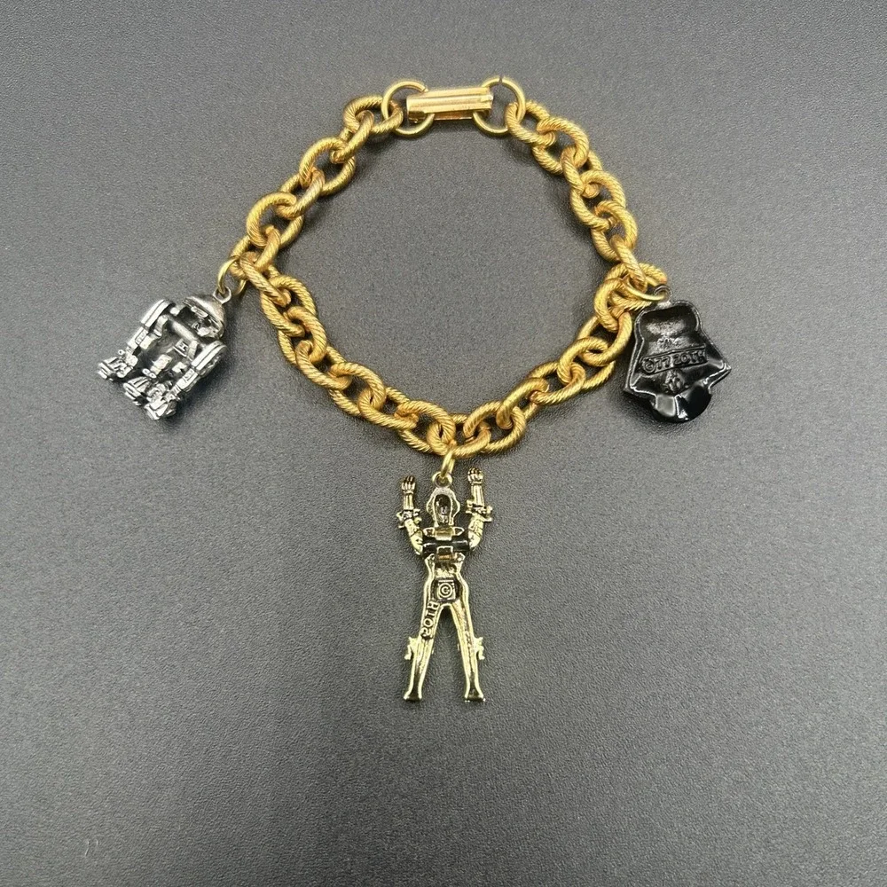 Vintage 1977 Star Wars Charm Bracelet with 3 Metal Charms R2-D2 Darth Vader C3PO